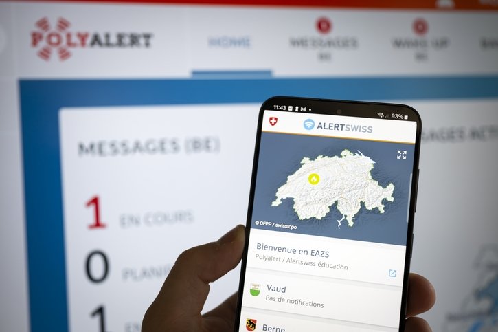 Catastrophe: La Suisse se prépare à envoyer des alertes par SMS