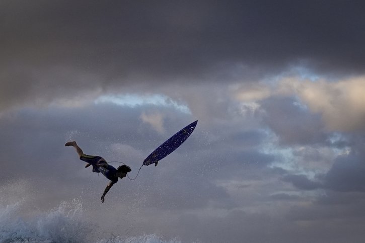 A ne pas rater aux JO ce lundi: Des sauts à Versailles et du surf à Tahiti