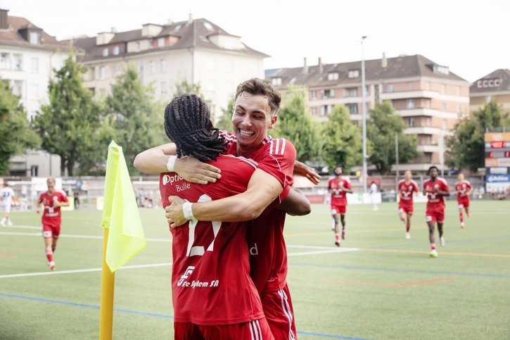 Promotion League: Bulle présente une carte de visite intéressante