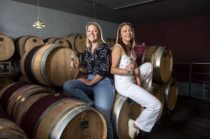 Les femmes du vin (6/6): Les «gamines» Chloé et Camille Fontannaz grandissent avec le domaine familial