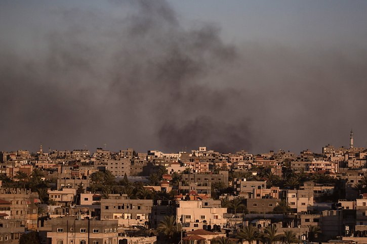 Israël, qui mène des opérations militaires à Rafah, a pris le contrôle début mai du poste-frontière, et le passage d'assistance humanitaire est bloqué depuis. © KEYSTONE/EPA/HAITHAM IMAD