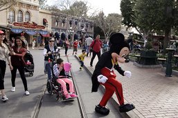 Les salariés du parc Disneyland californien menacent de faire grève