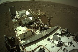 Mars: prélèvement sur une roche pouvant contenir une preuve de vie