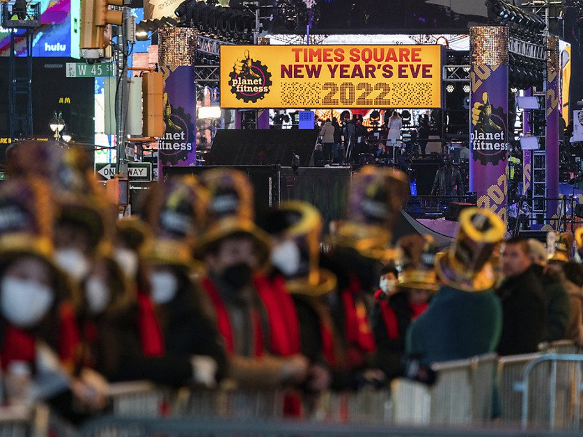 PHOTOS] Malgré la COVID-19, New York a fêté le Nouvel An sur la