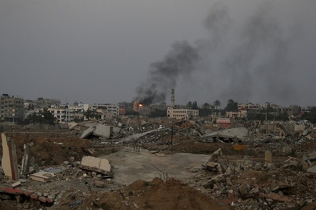 Israël cible le centre de Gaza, nouveaux efforts pour une trêve
