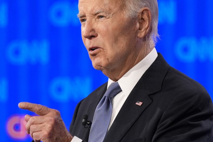Le New York Times estime que Joe Biden n'a été que "l'ombre d'un dirigeant" lors du débat de jeudi à Atlanta contre Donald Trump. © KEYSTONE/AP/Gerald Herbert