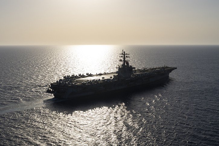 Les Etats-Unis ont déployé des navires de guerre en mer Rouge, dont le porte-avions Dwight D. Eisenhower (archives). © KEYSTONE/AP/Bernat Armangue