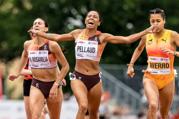 La joie de Rachel Pellaud, qui a maté les favorites sur 800 m © KEYSTONE/ULF SCHILLER