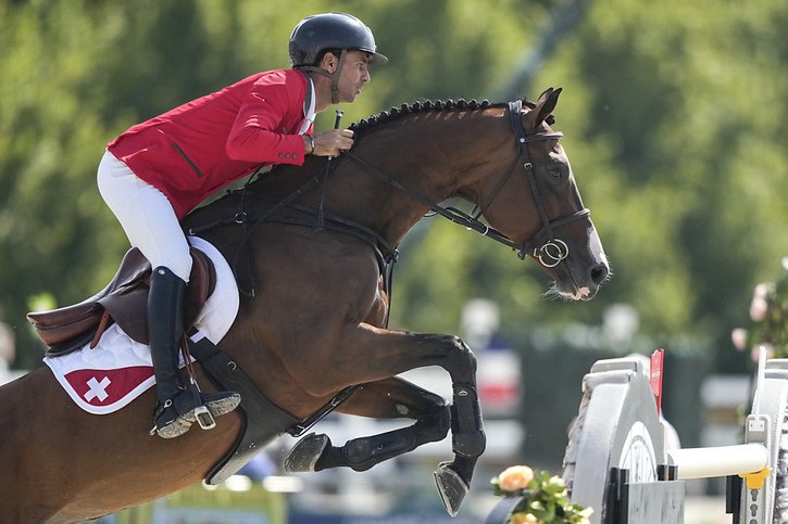 Steve Guerdat s'est bien rattrapé après sa mauvaise journée lors du concours par équipe. © KEYSTONE/AP/Mosa'ab Elshamy