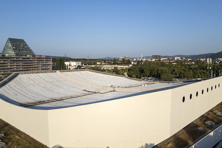 La halle St-Jacques accueillera le 69e concours de l'Eurovision. © KEYSTONE/GEORGIOS KEFALAS