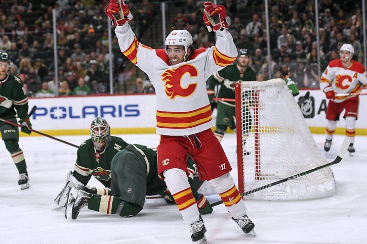 Johnny Gaudreau, ici sous le maillot de Calgary, est décédé © KEYSTONE/FR52664 AP/CRAIG LASSIG