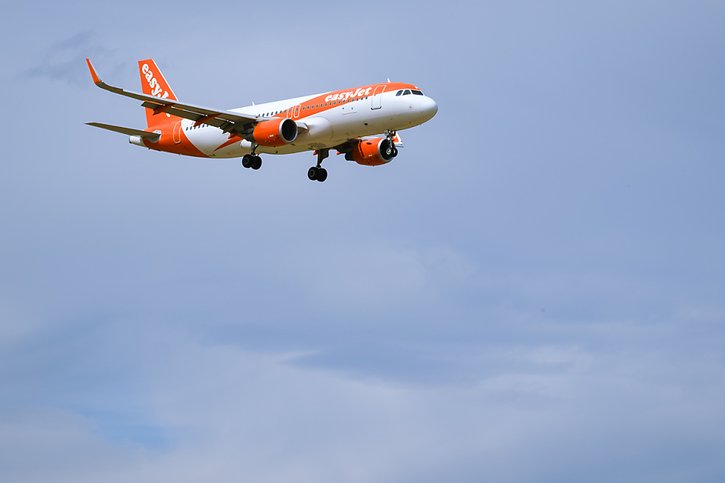 Easy Jet justifie la fermeture de la base de Toulouse par une combinaison de facteurs, dont une reprise plus lente post-Covid et la pression inflationniste (archives). © KEYSTONE/PETRA OROSZ