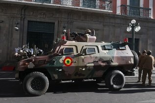 Accusés de putsch, des militaires boliviens se retirent à La Paz