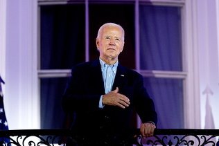 "Je vais gagner", affirme Biden qui lutte pour sa survie politique
