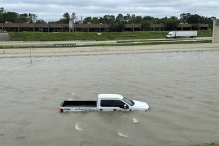 Vents, inondations: la tempête Béryl frappe le Texas